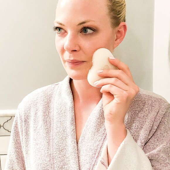 HARPER BELLE BEAUTY Organic Heart Konjac Sponge | Citrus Fruit for Dry Skin - Picture 4 of 5